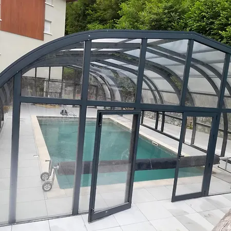 Avec Vue Sur La Montagne A Lary Soulan 28 M² Piscine